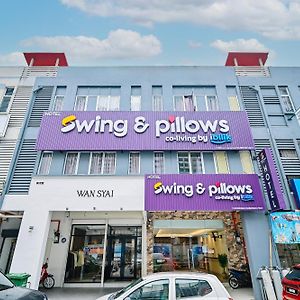 Swing & Pillows - Myhome Hotel Wangsa Maju